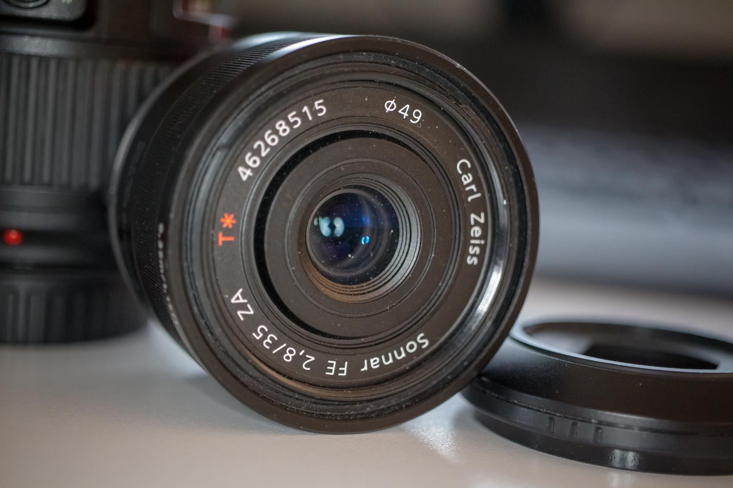 Sony Zeiss Sonnar FE 35mm f/2.8 sul banco dopo la sostituzione del motore autofocus, laboratorio Fotoriparatore