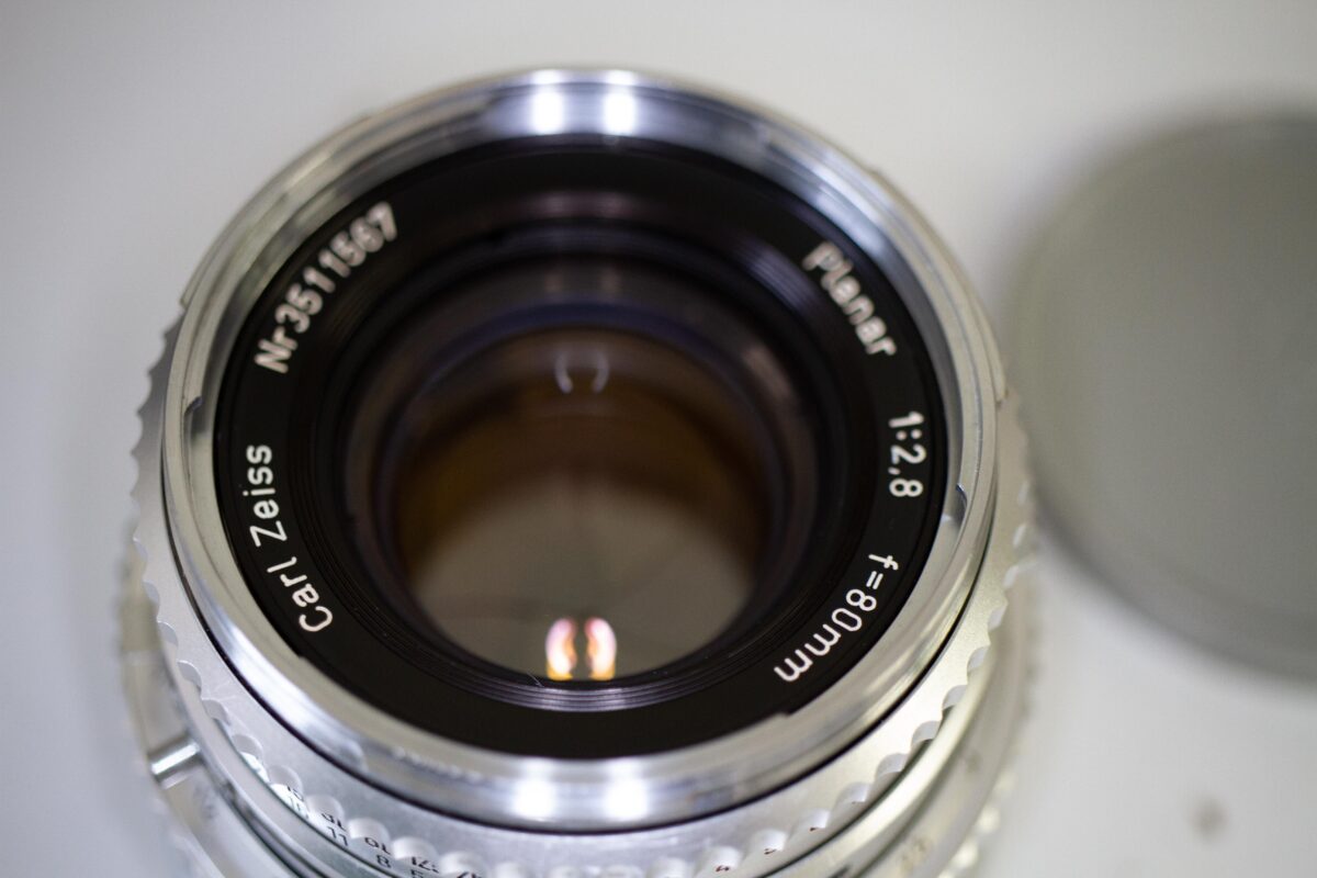Carl Zeiss Planar 50mm  polvere interna